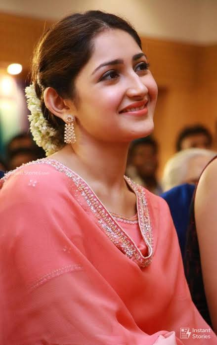 Actress Saayesha
